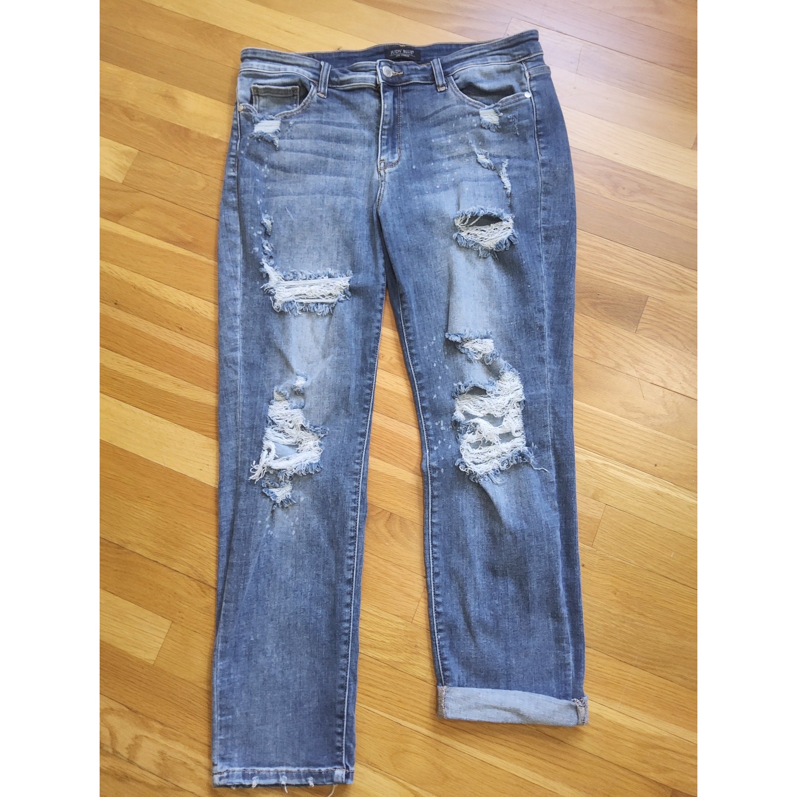Judy Blue Boyfriend Fit Distressed Jean Size 15/32 High Rise
