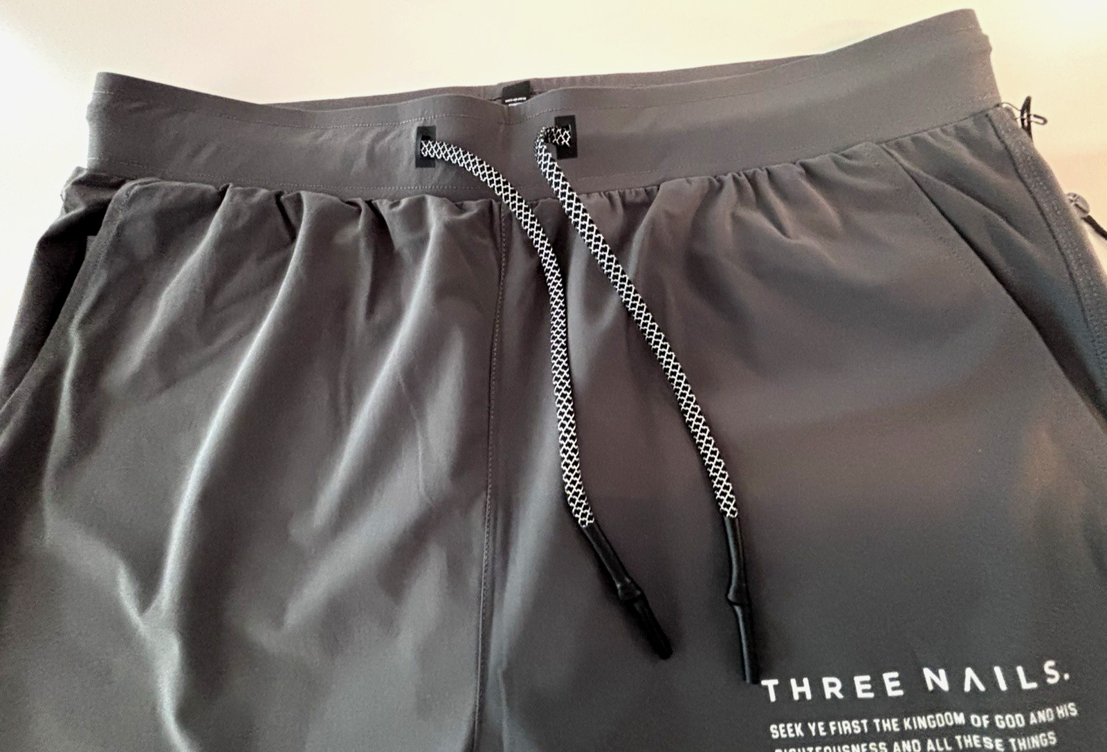 Three Nails Jogger Pants NWT Vapor-Lite Men’s XL Gray Nylon Spandex Mathew 6:33