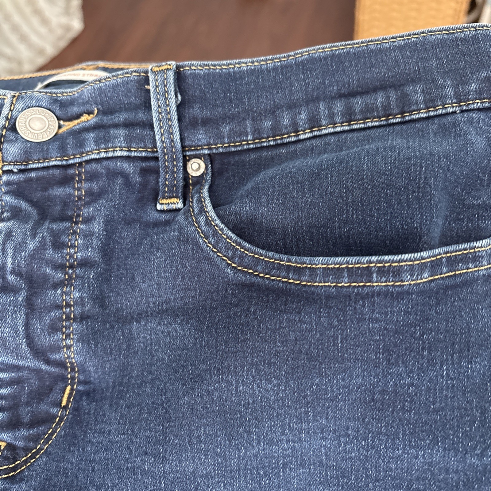 Women’s Levi’s 314 Shaping Straight Size 31