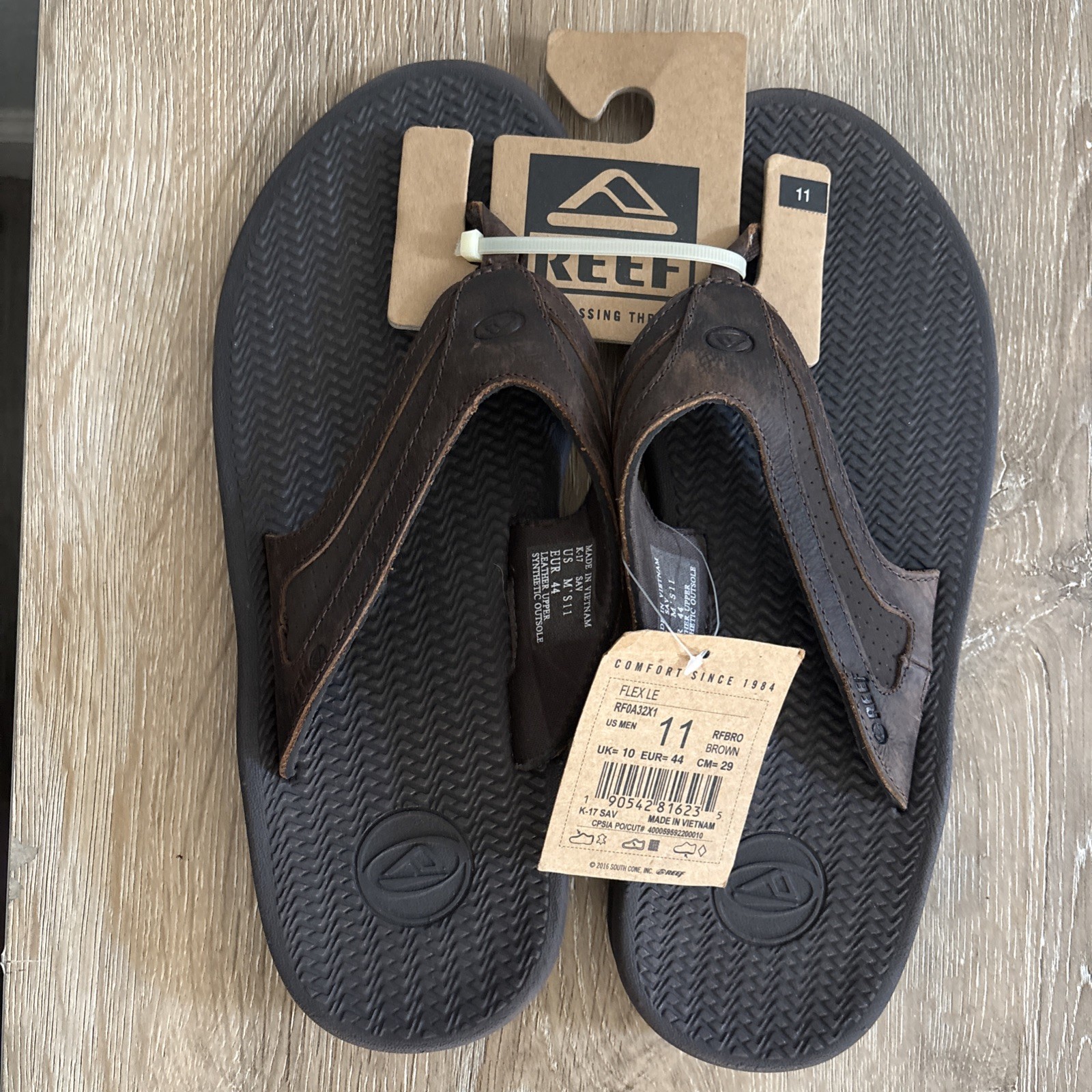 REEF Fanning Men’s 11 Retro Brown Leather Flip Flops Sandals NEW NWT