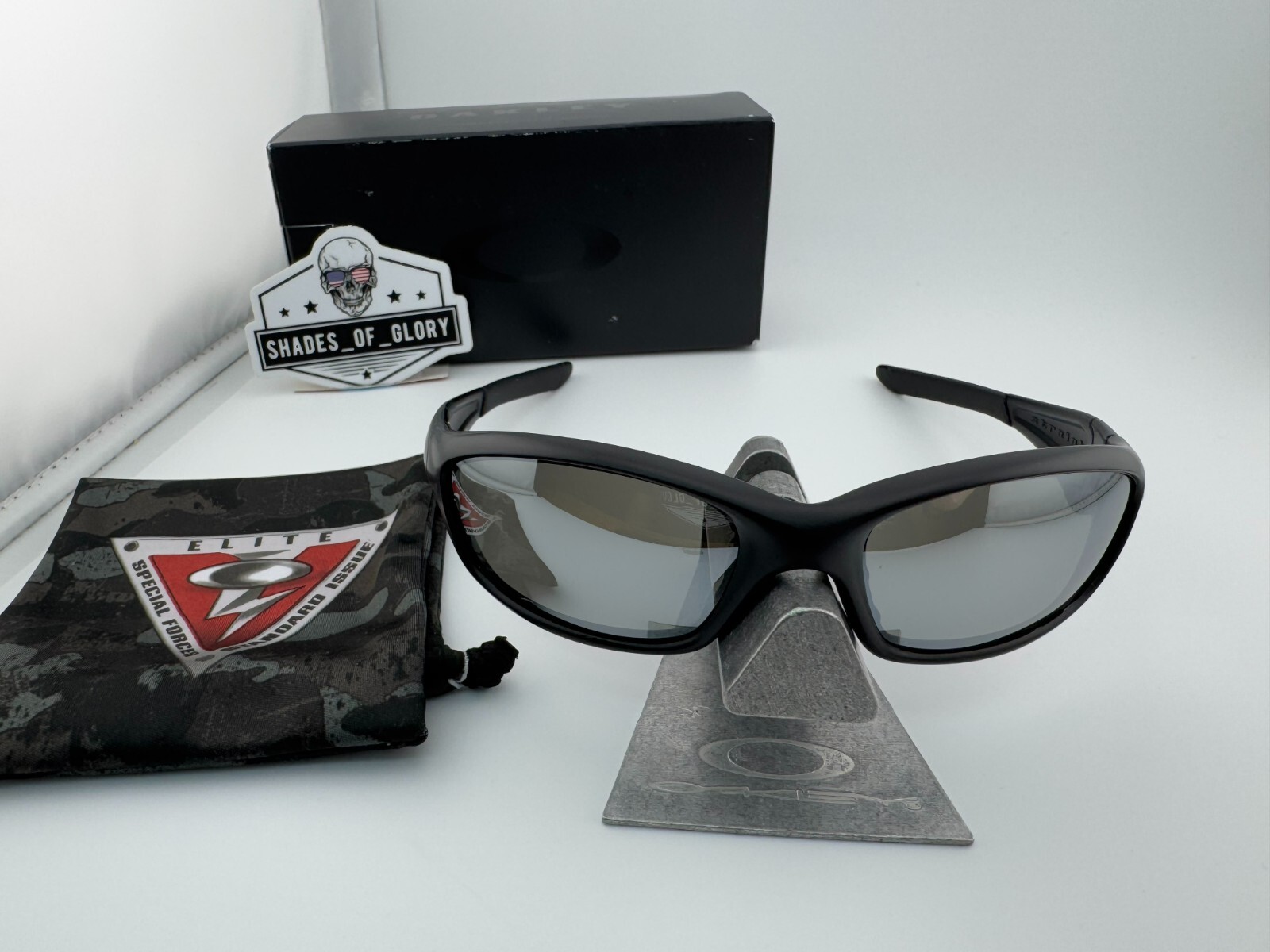 OAKLEY STRAIGHT JACKET MATTE BLACK SILVER POLARIZED GALAXY AFTERMARKET SUNGLASS