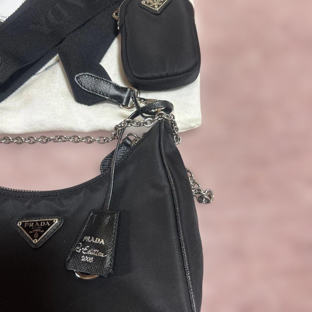 PRADA Re-Edition 2005 nylon shoulder bag 659793