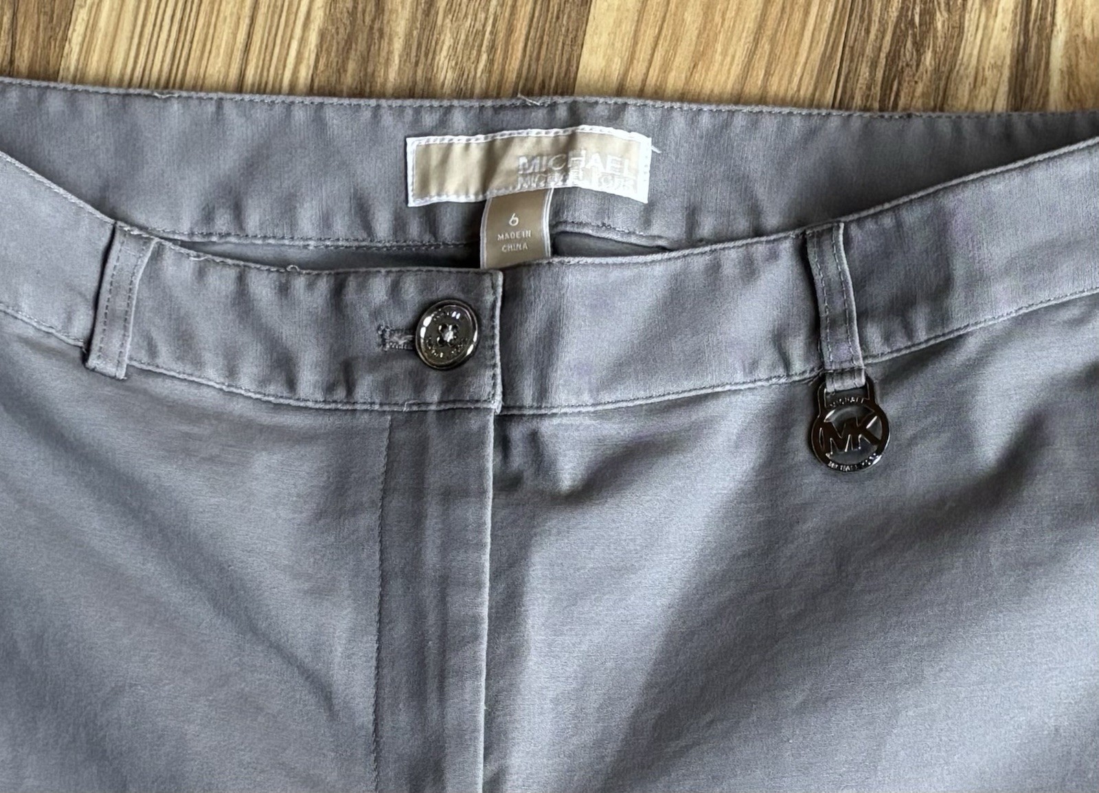 Michael Kors Gray Cropped Pants 97% Cotton 3% Elastane Ladies Sz 6