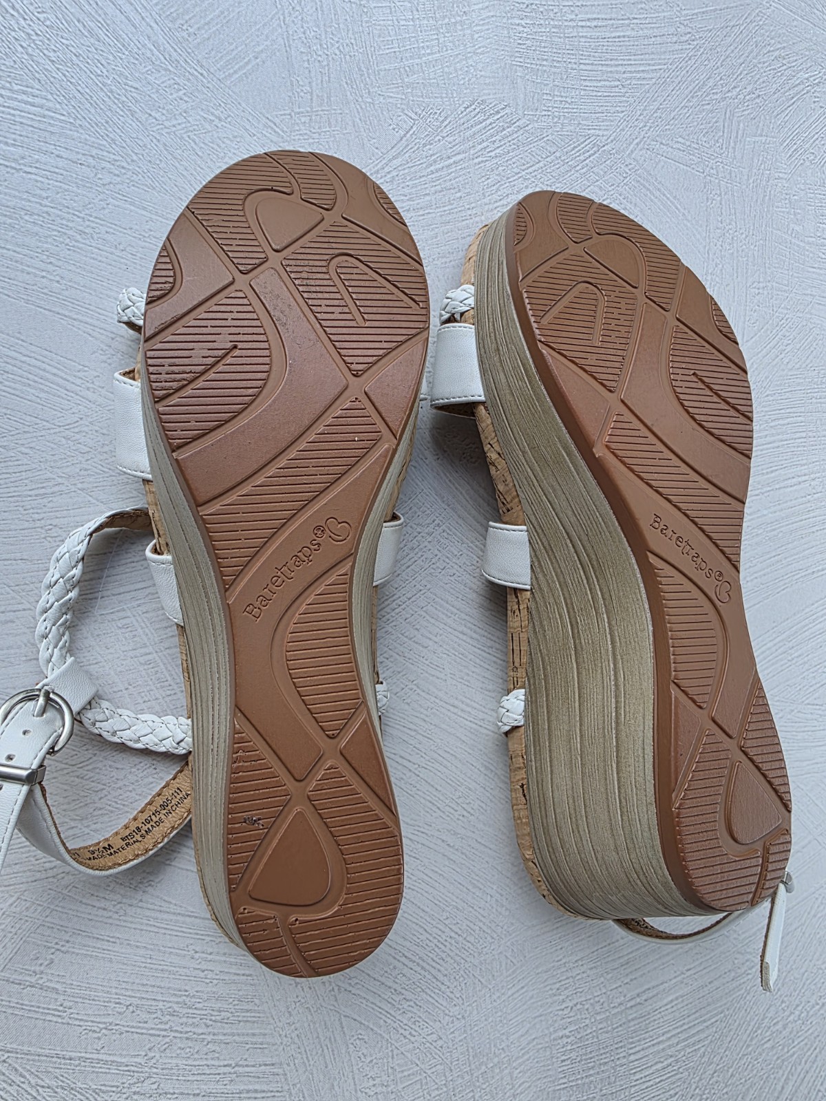 BareTraps White Mairi Wedge Sandals with Multi-Strap Size 9.5M Summer Boho
