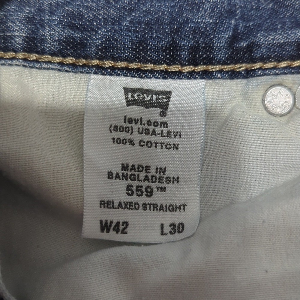 Y2K Levi’s 559 Relaxed Straight Leg Medium Wash Mens Jeans Size 42