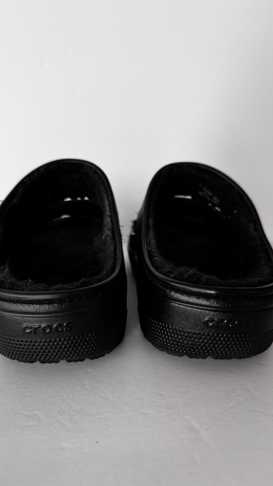 Crocs Classic Cozzzy Sandals Black Fuzzy Lined M8 W10 Unisex Slides 207446