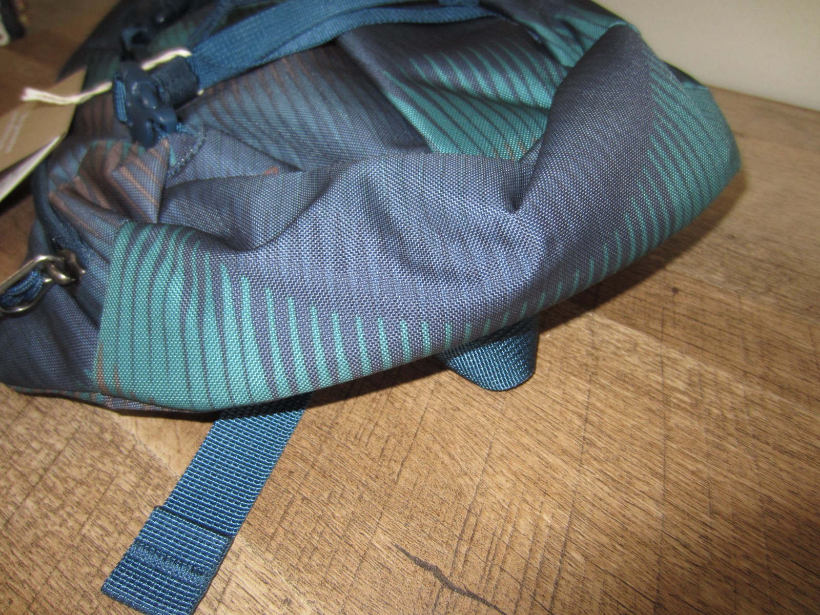 NWT Patagonia Atom 8L Slingback Aurora Tidepool Recycled Nylon Mens Womens HTF