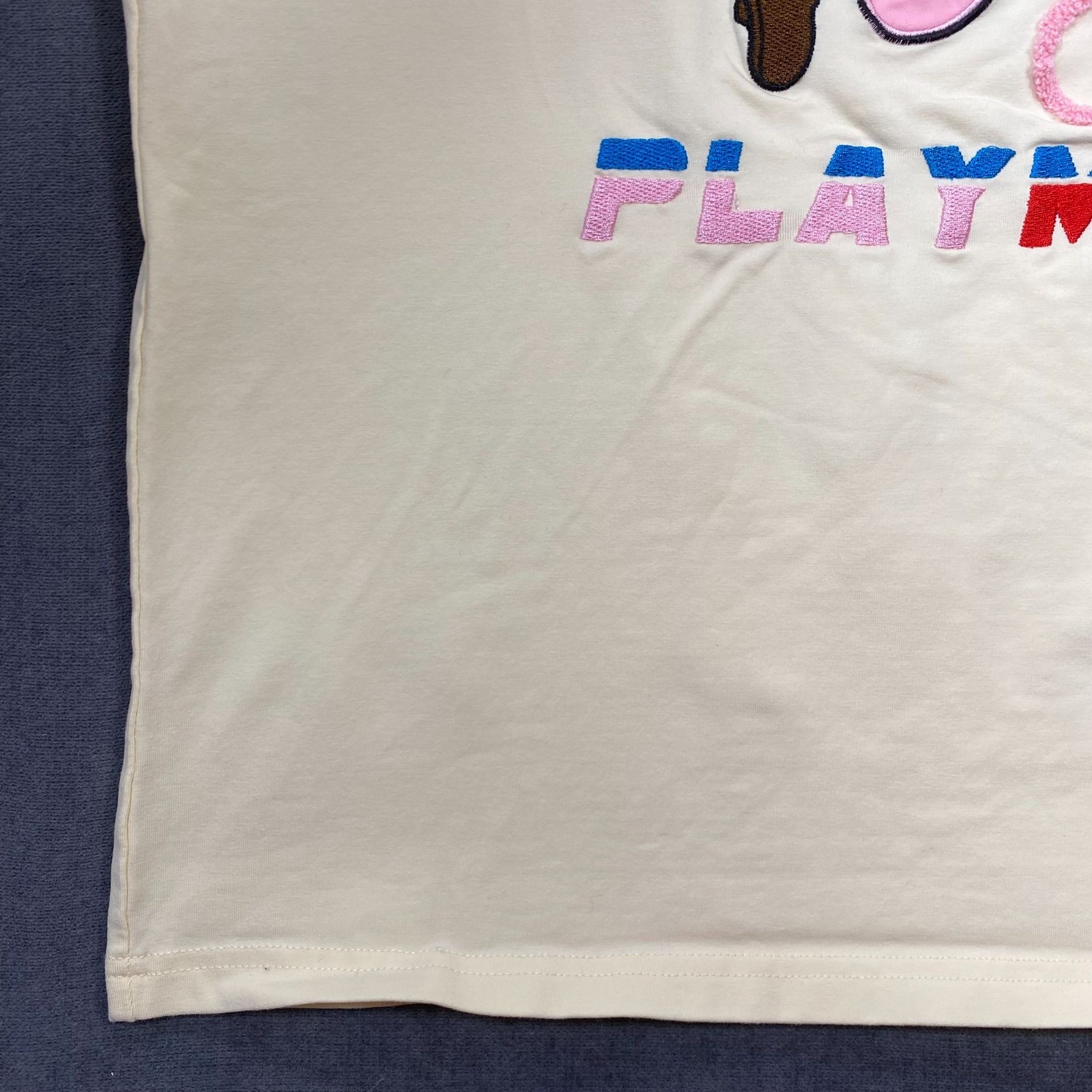 Makobi Playmaker Graphic Tee Cream M 95% Cotton Mens Casual Embroidered Design