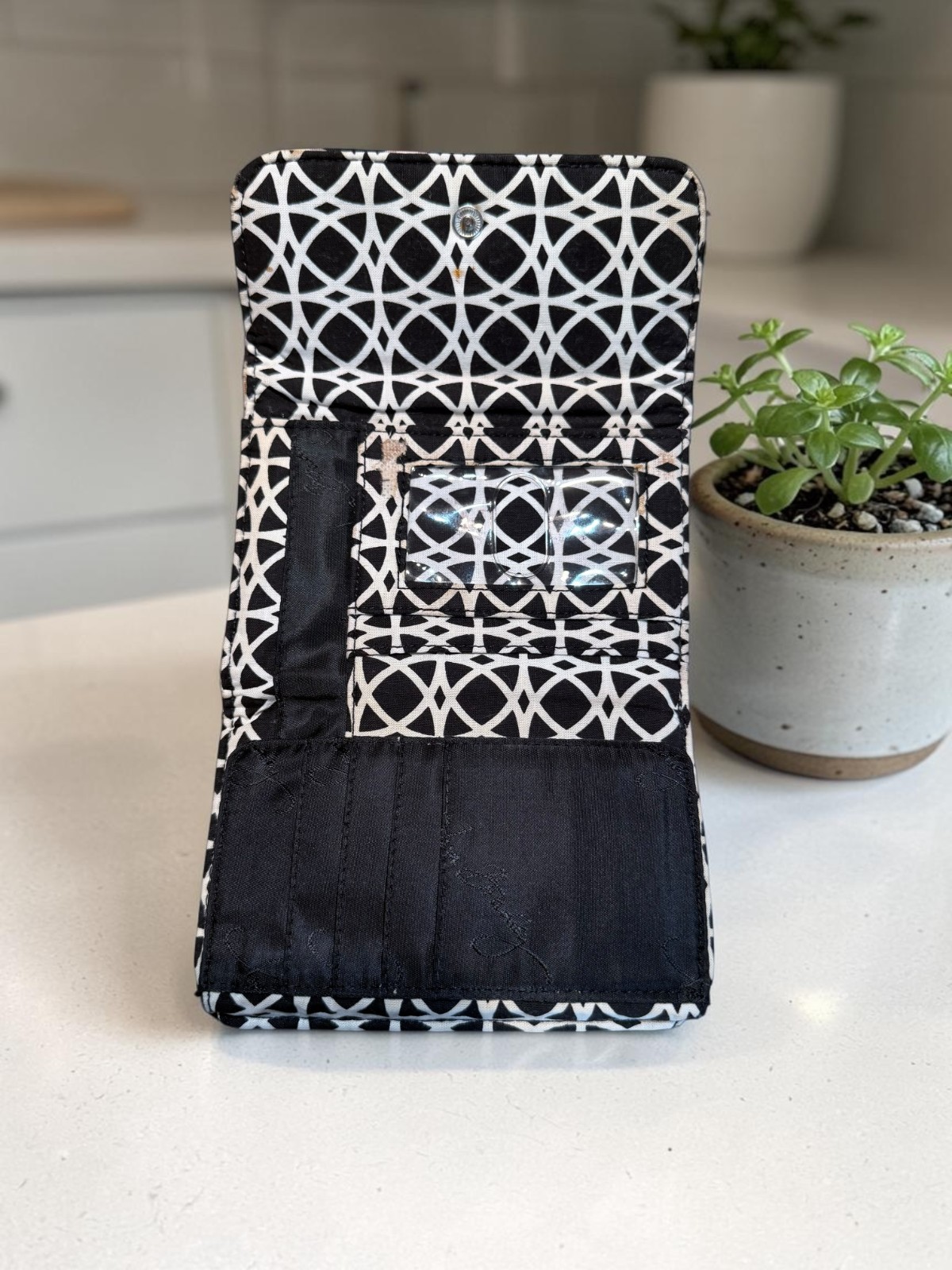 Vera Bradley Fold‑Out Cloth Wallet Black White Snap Side Zip 8 Card Slots