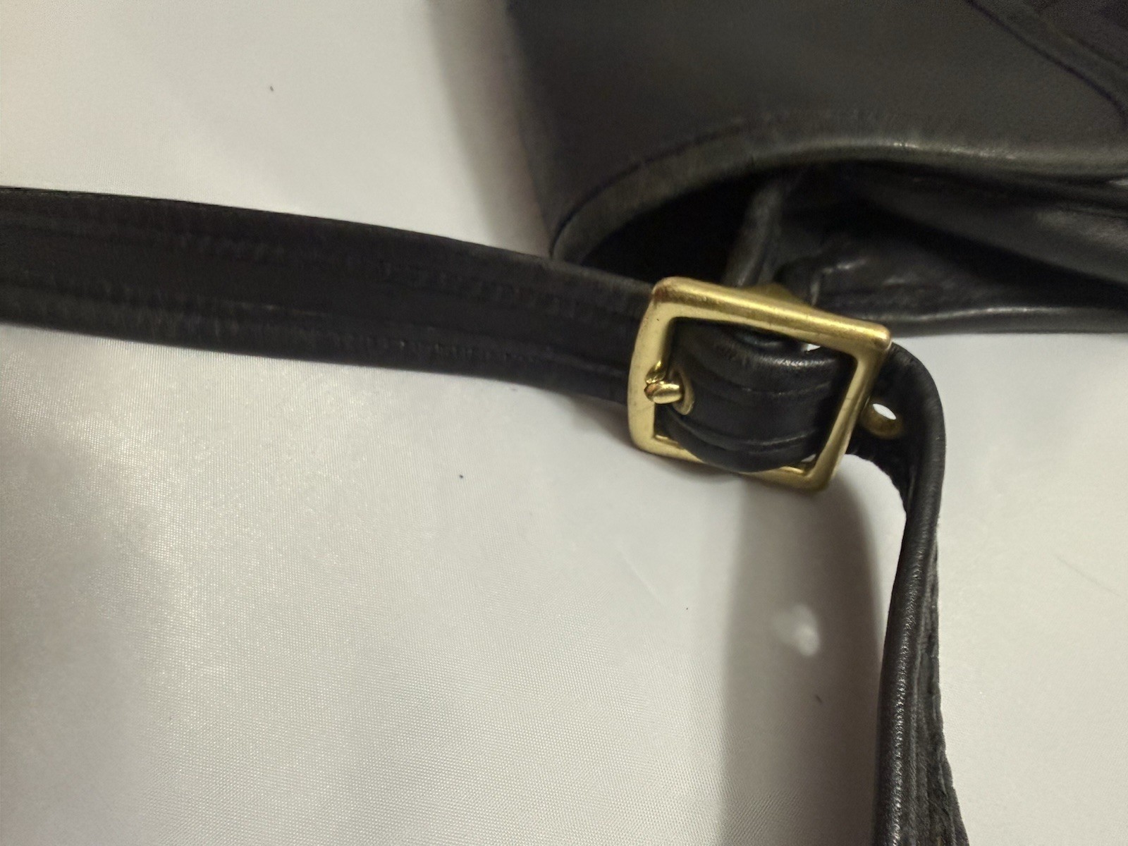 Coach Black Shoulder Bag Gold Hardware Turn Lock Adjustable Strap Buckle Accent