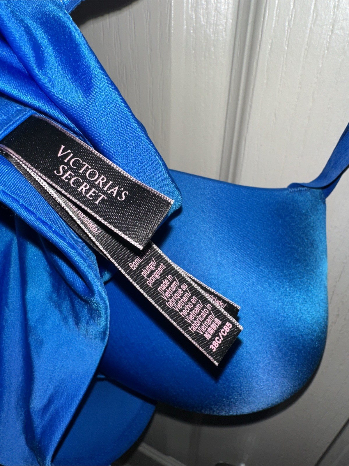 Victoria’s Secret Bombshell Plunge Add 2 Cup Sizes Push-Up Bra 38C Blue