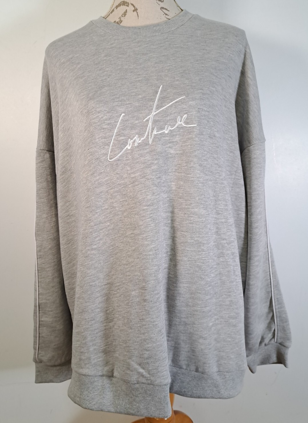 THE COUTURE CLUB Signature Sweatshirt Oversized Crew Neck Grey Size Medium