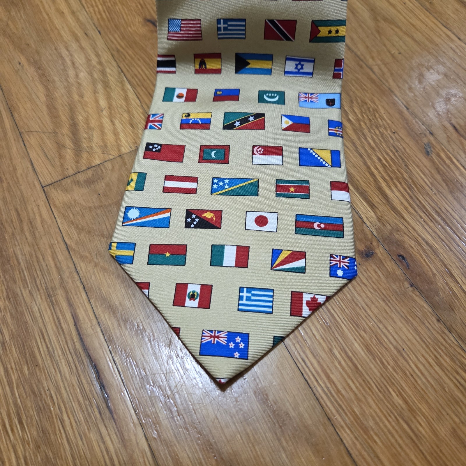 Museum Artifact 100% Silk Around The World Novelty NeckTie OS Multicolor 57″ 60″