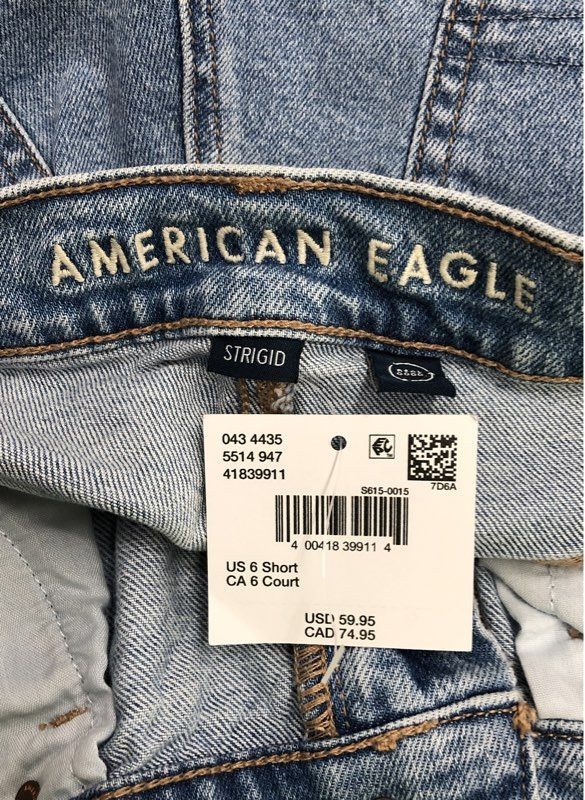 American Eagle Women’s Blue Strigid High Rise Mom Jeans NWT Size 6 Short