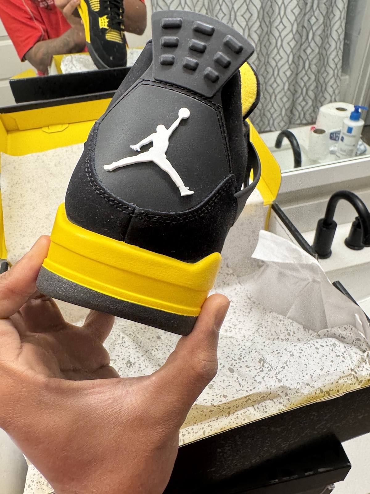 Air Jordan 4 Men’s Sneakers Retro Thunder, Black/Yellow, Size 10.5, DH6927 017