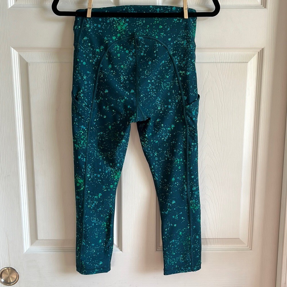 Athleta Ultimate Stash Pocket Splat Capri / SZ S