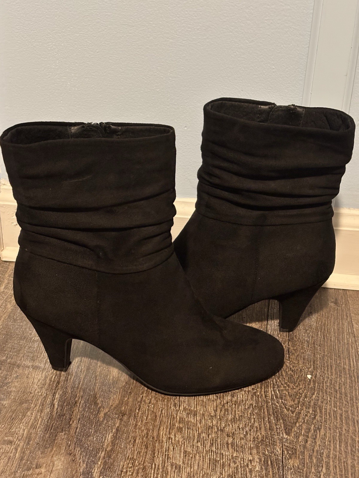 Baretraps Verona Women’s Ankle Bootie Black Textile Round Toe Side Zip 8.5M