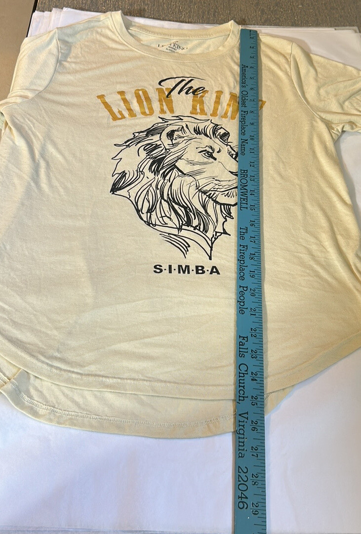 Disney The Lion King short sleeve shirt size XL (15-17) juniors