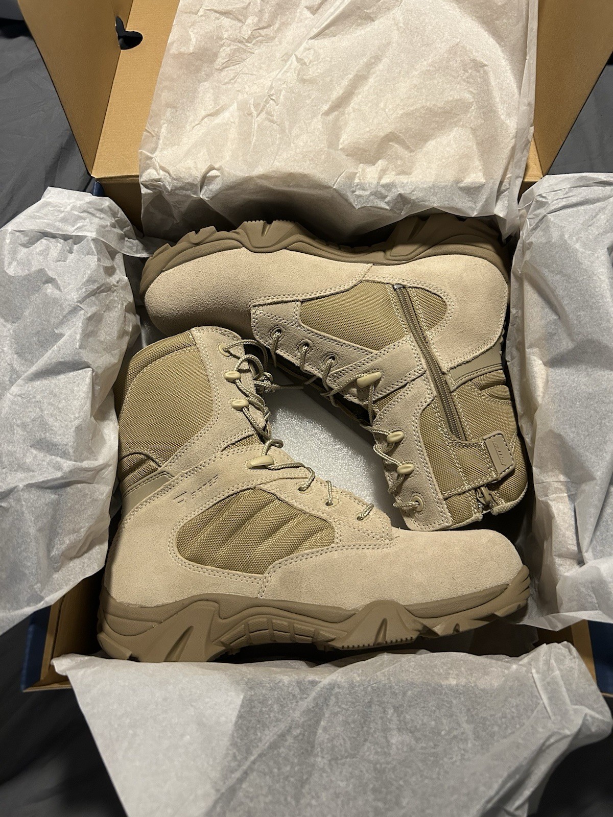 Bates GX-8 8” Safe Toe Side Zip Size 10.5 Desert Color
