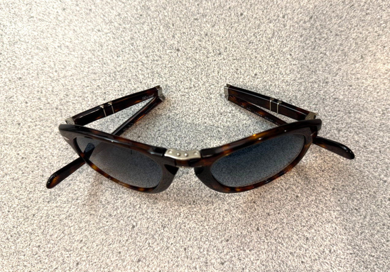 Persol 714 Men’s Folding Sunglasses Tortoise Havana/Polarized Blue Gradient Lens