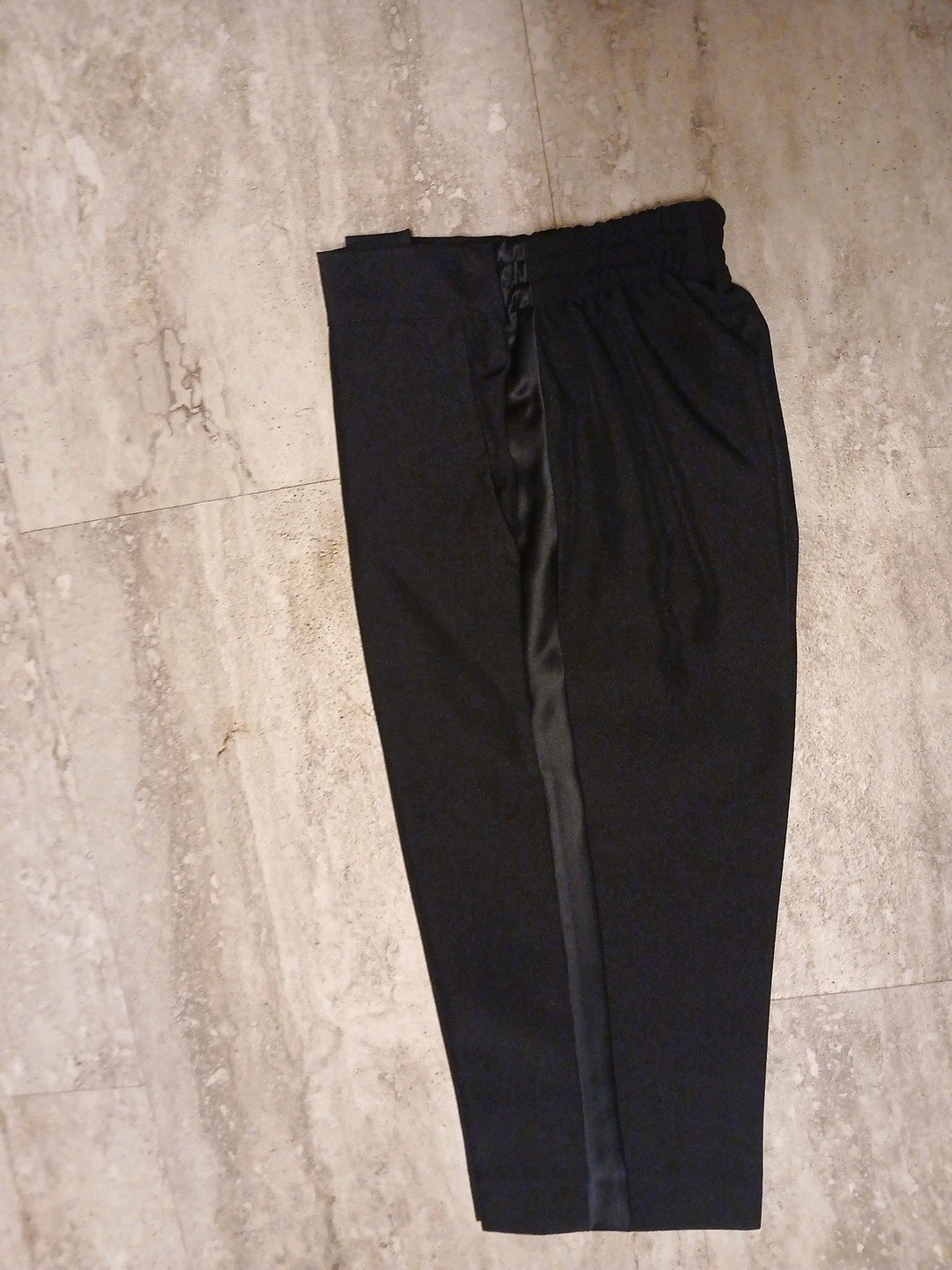 Mens Warehouse Toddler Tuxedo 5 Piece Set Size 3T-NWT