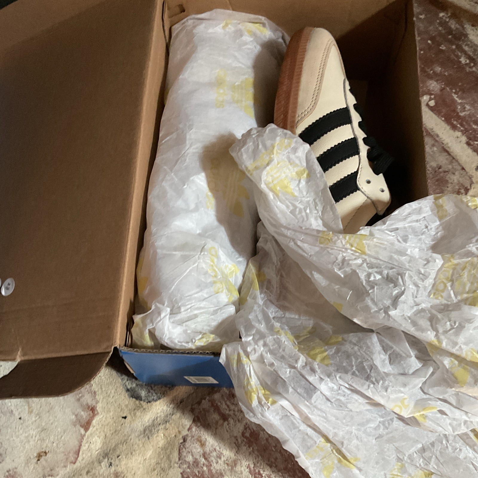 adidas Samba OG Women’s Cream/Black Gum Low Top Sneakers ID0478
