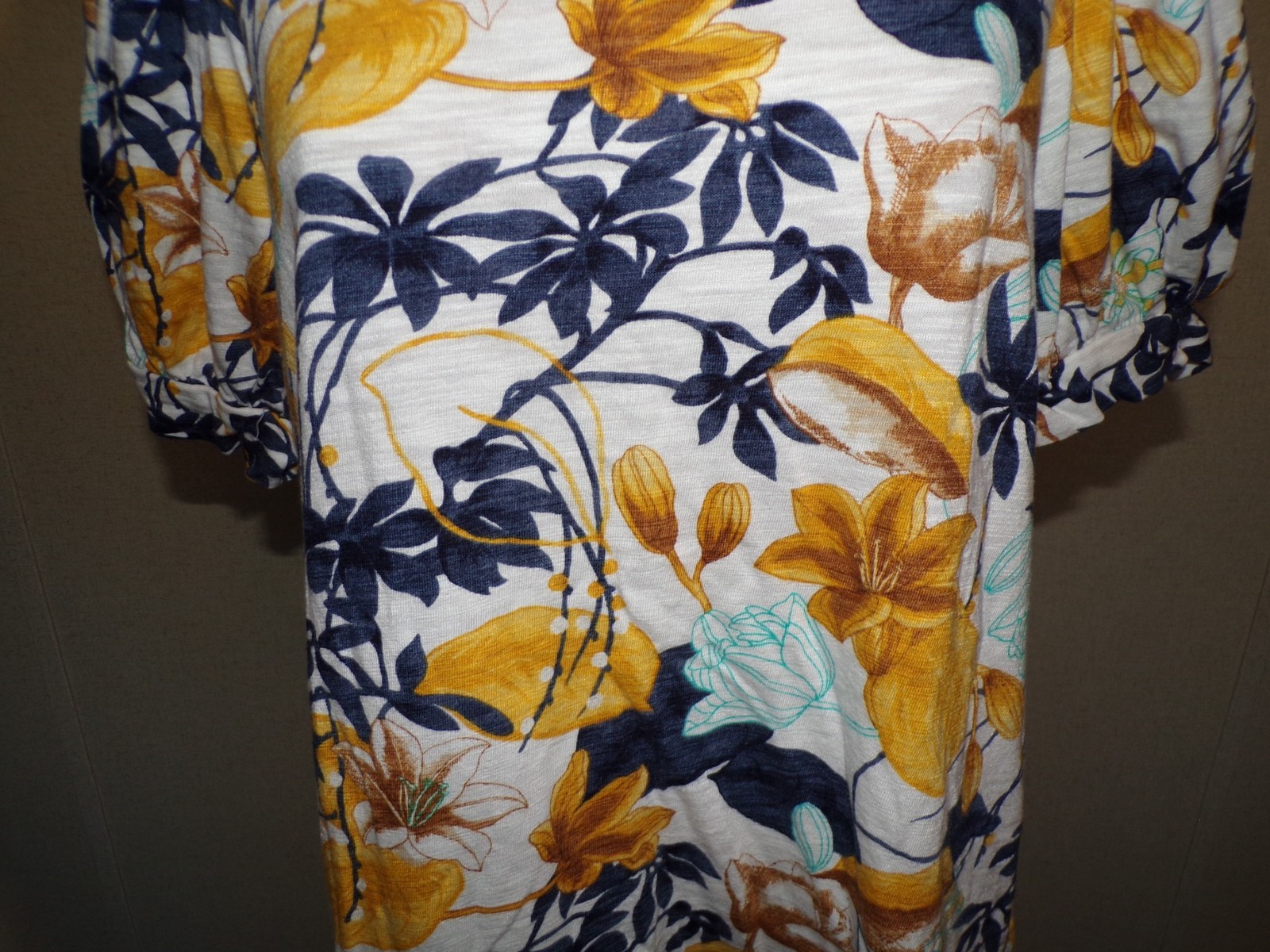 Chicos White Navy Blue Yellow Floral Top Size 3 XL Womens Puff Sleeve X-Large