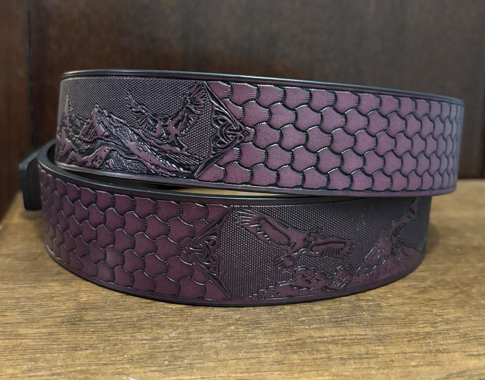 Canyon Sky Burgundy Embossed Belt Sz 37-38 1-3/8”Wide Mtn Scene NWOT