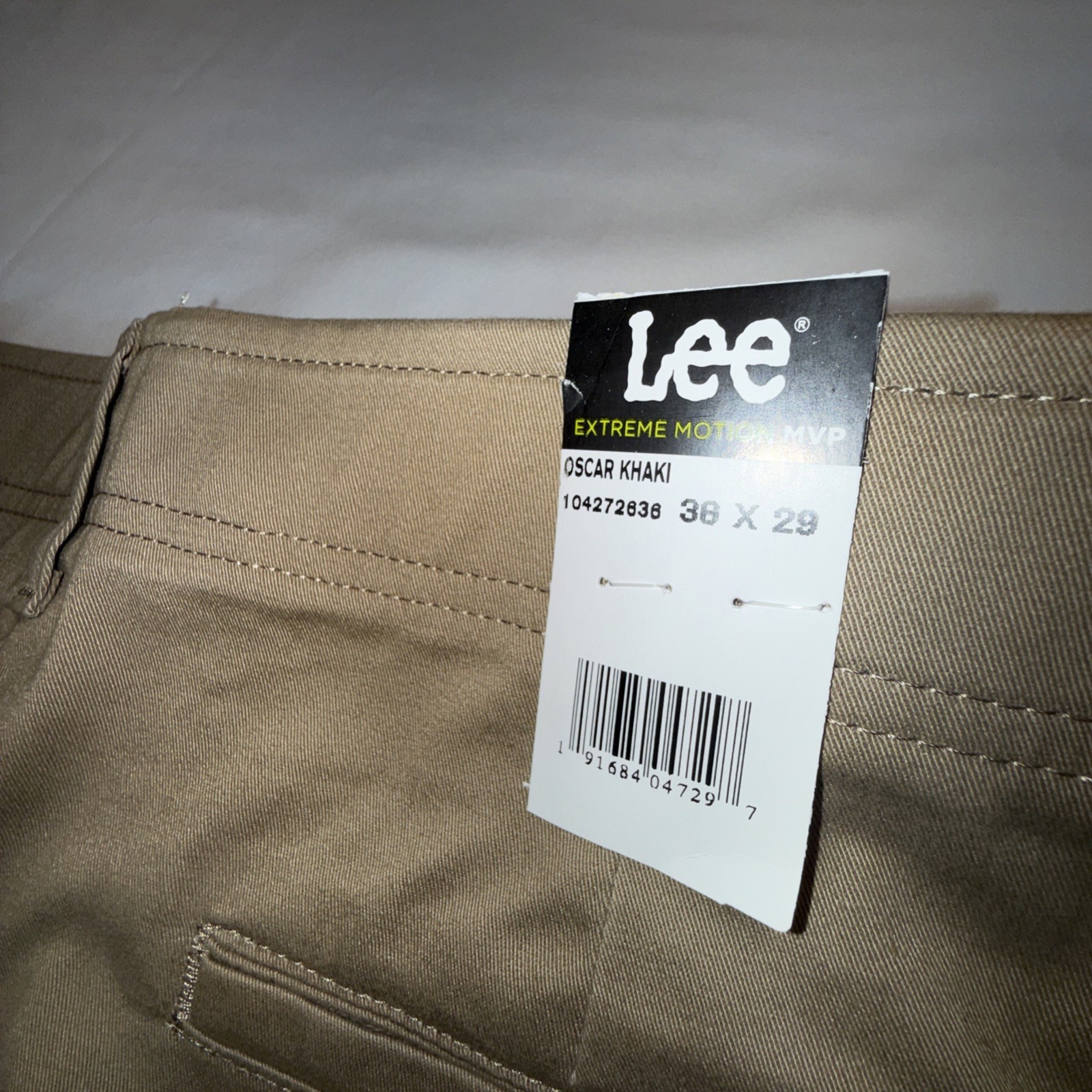 NWT Lee Extreme Motion MV Oscar Khakis Men’s 38 X 29 Relaxed Fit New with tags