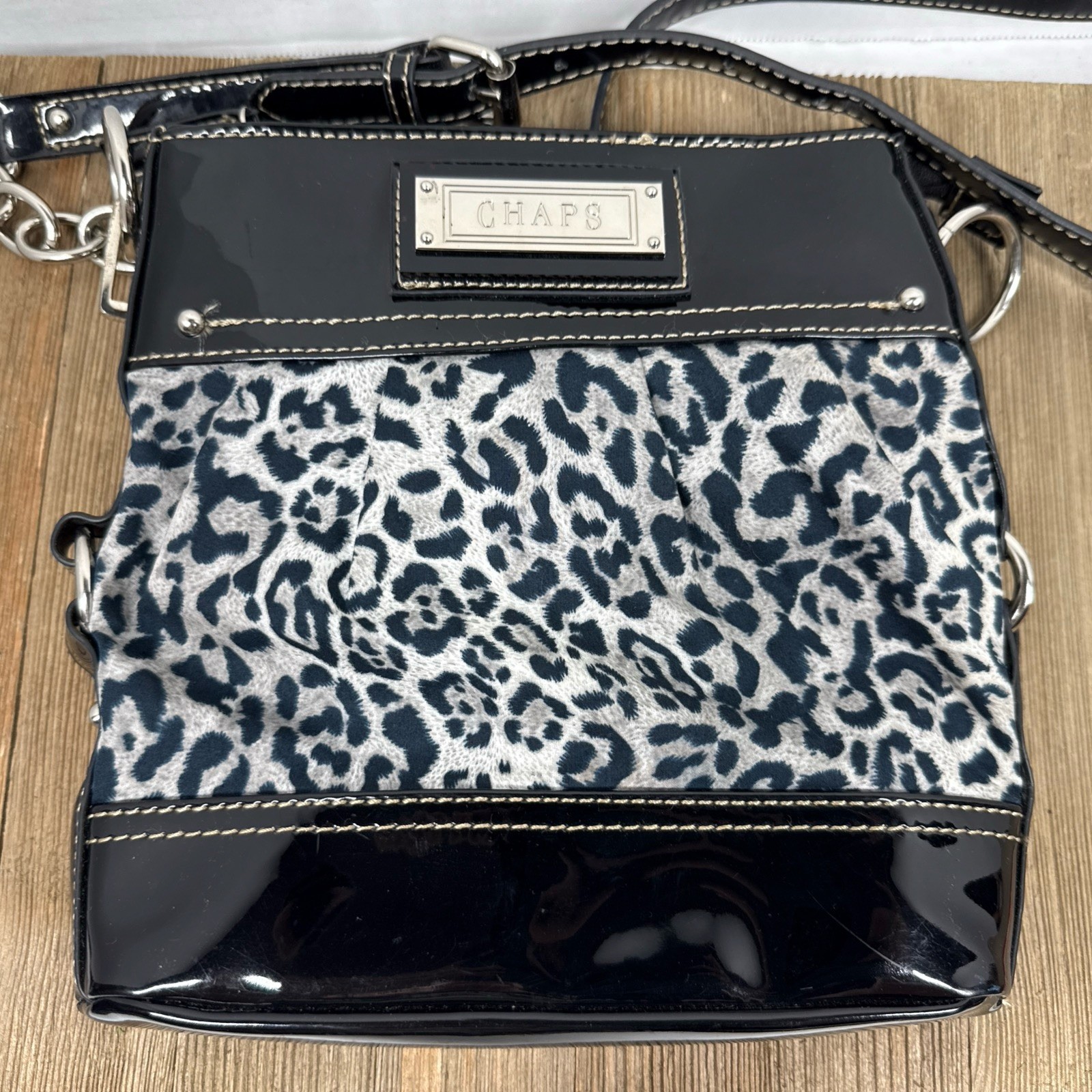 Chaps Salerno Leopard Print Crossbody Bag Vegan Patent Black Strap/Chain, Read.