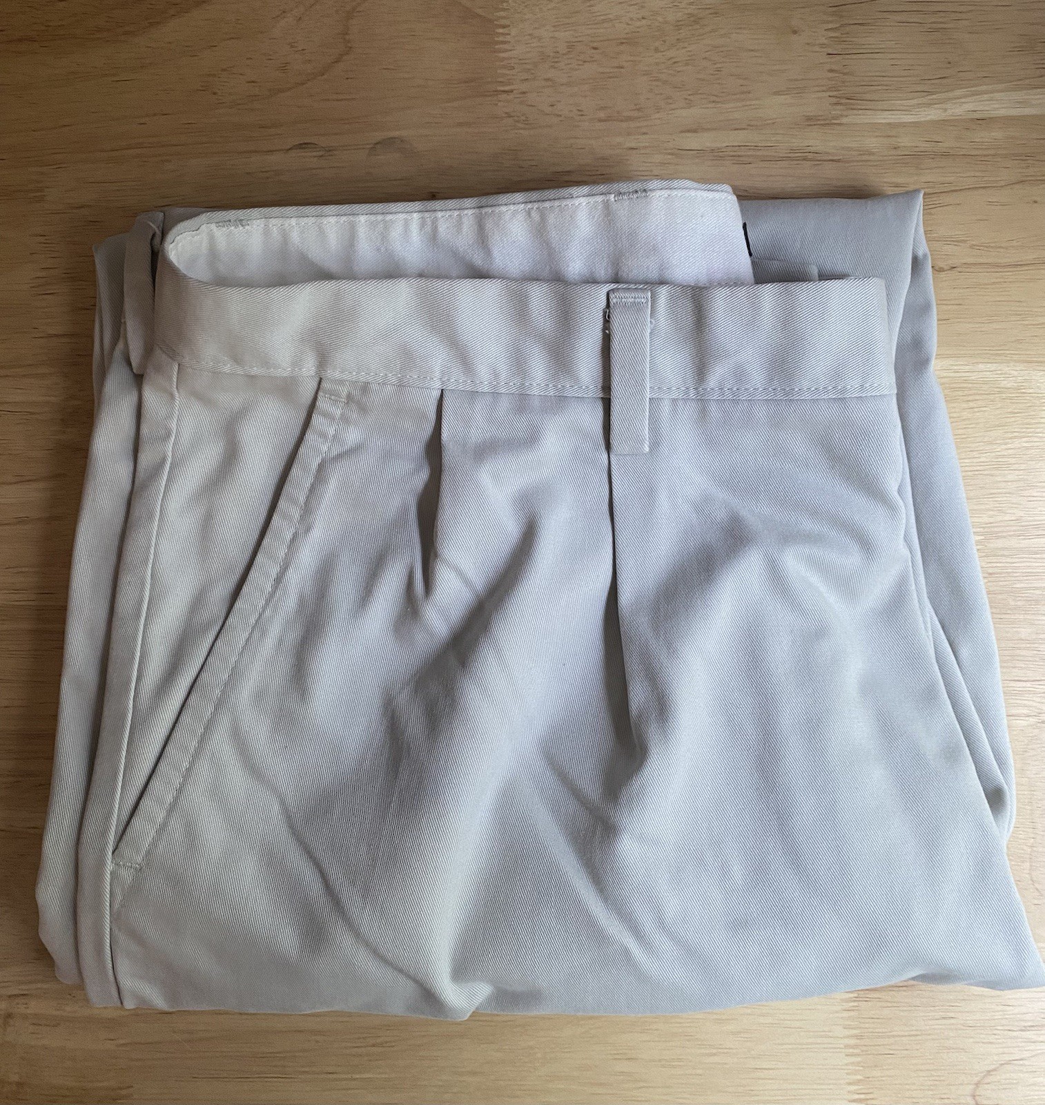 Dockers Men’s Dress Pants 36 * 32 Khaki Button Up 30 Inch Inseam