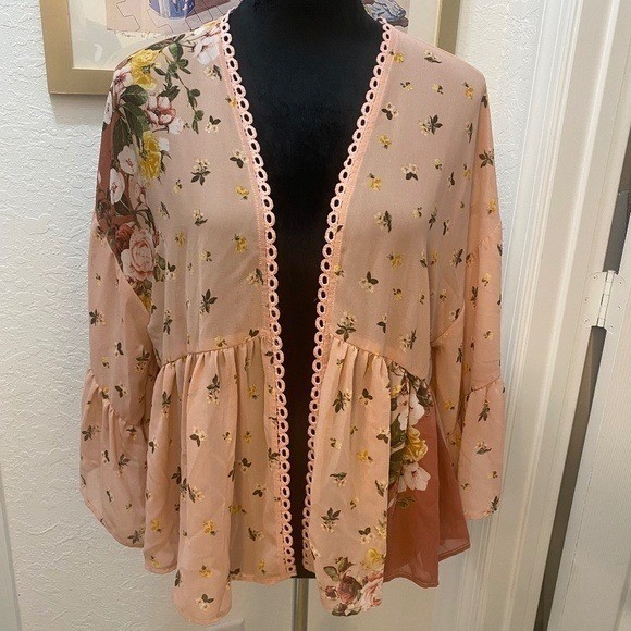 Xhilaration Top, Adorable, Size: XS