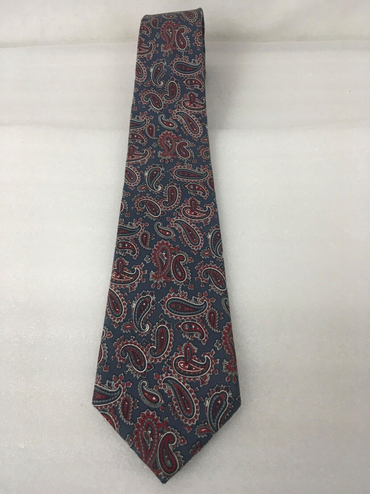 Wembley Silks Neck Tie Dark Blue Red White Paisley Silk 3.25 in Wide 57 in Long