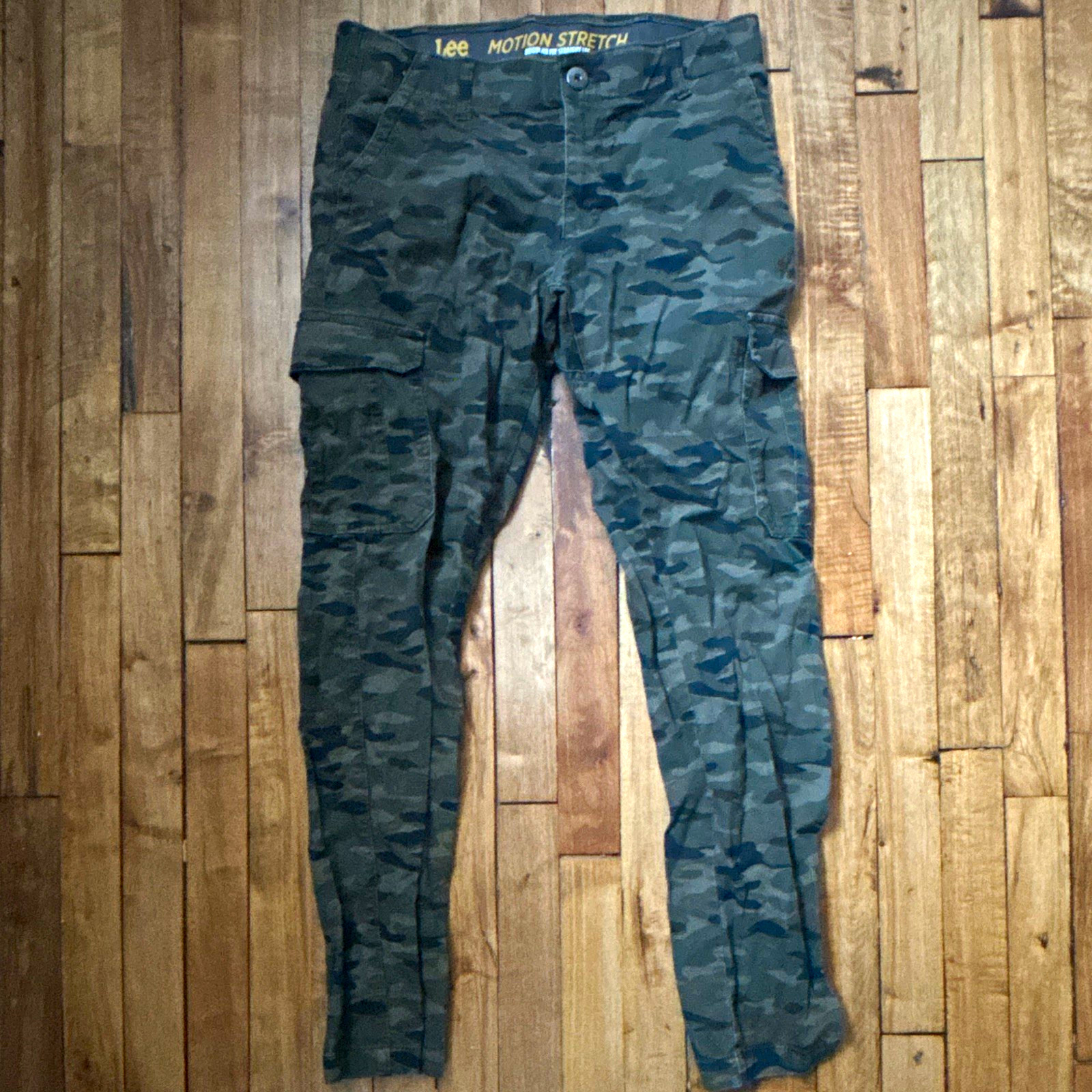 Lee Motion Stretch Men’s Green Camo Cargo Pants Regular Fit Straight Leg 32