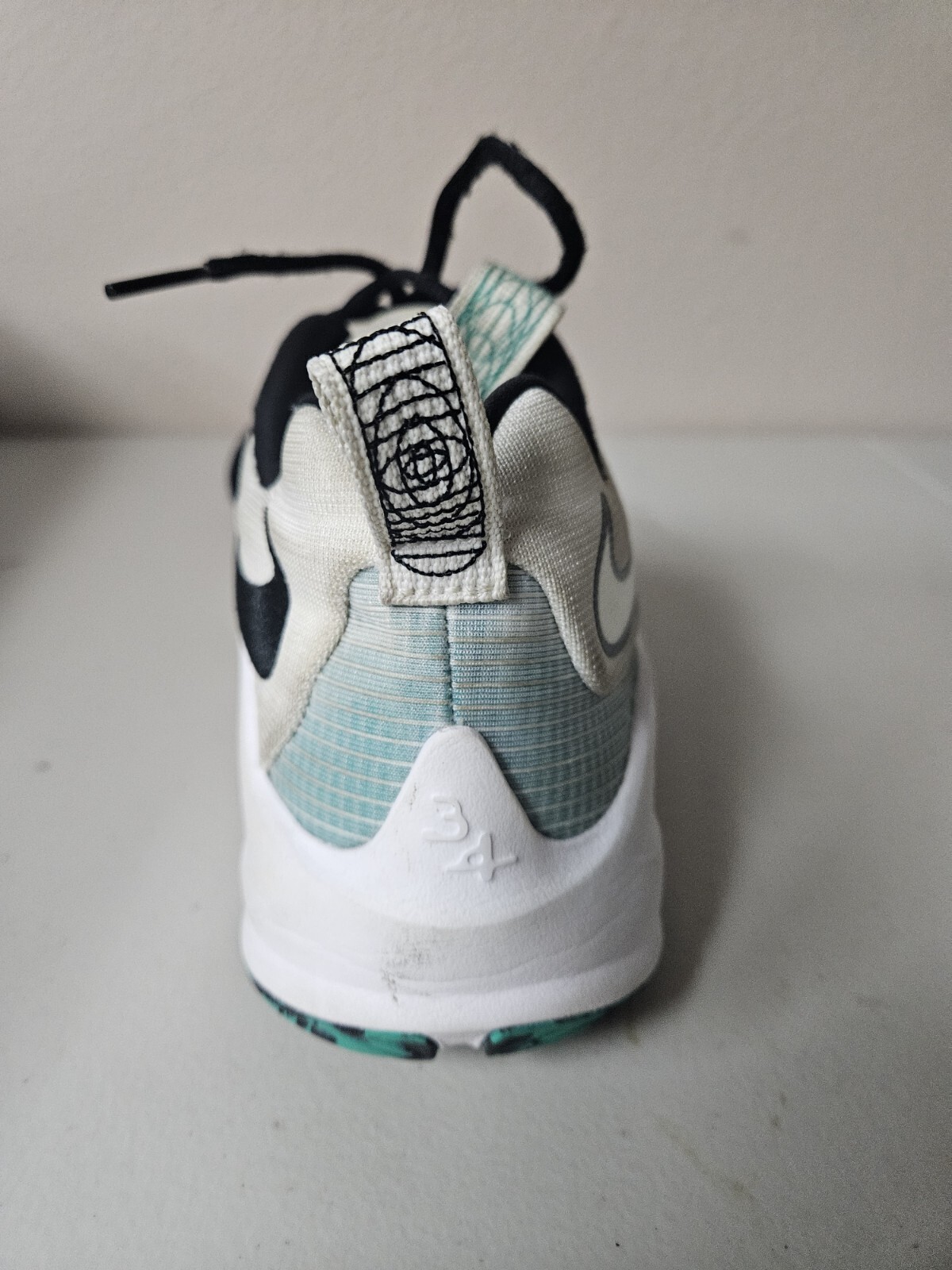 Nike Freak 3 White Black Clear Emerald Youth 7Y Giannis (DB4158 101) Shoes