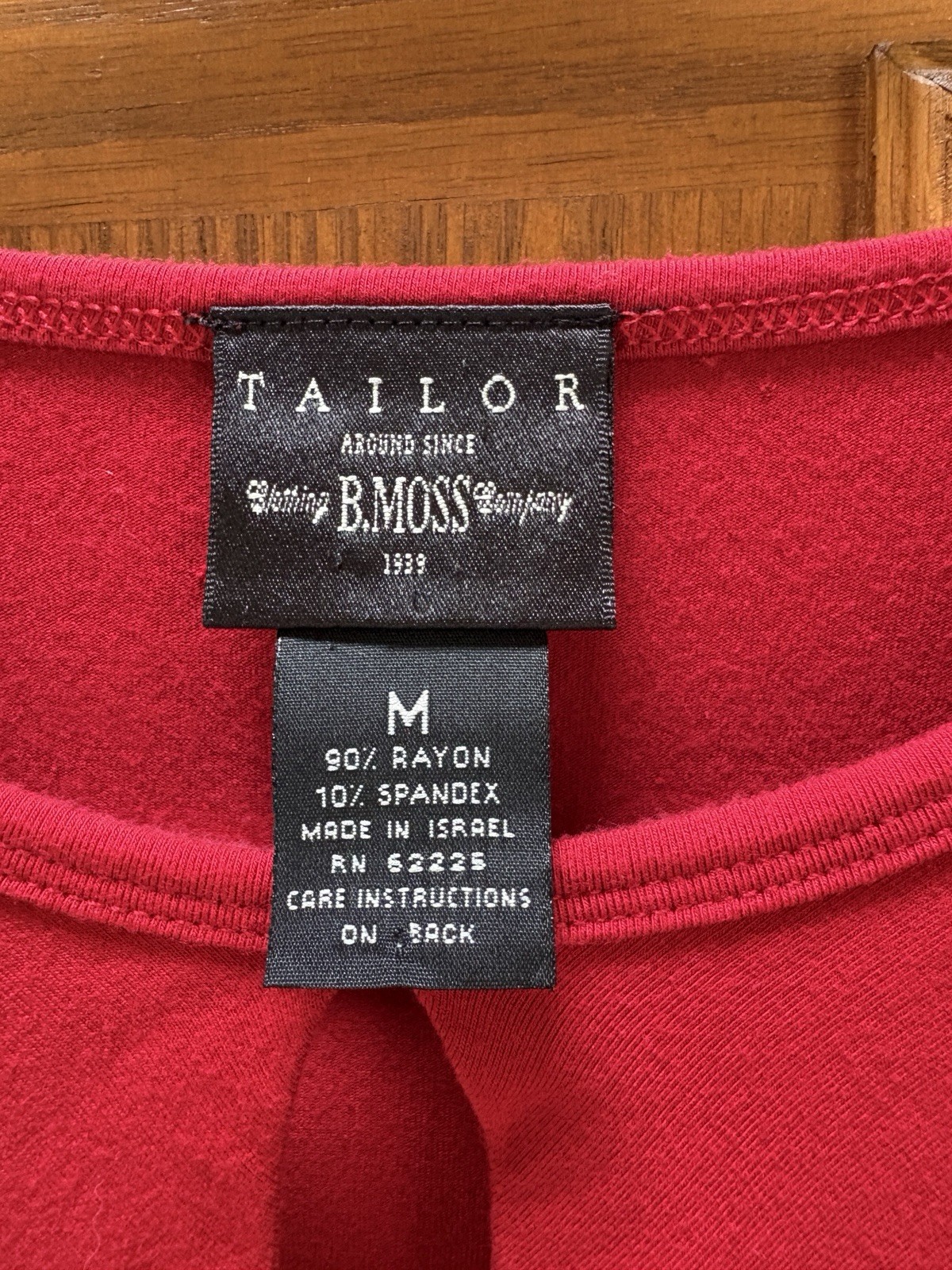 Vintage Tailor B Moss Red Long Sleeve Keyhole Top Women Medium Y2K Quiet Luxury