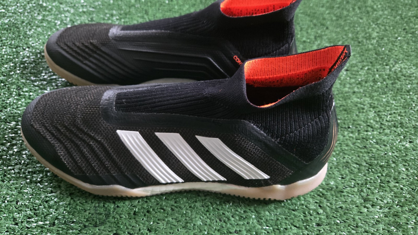 ADIDAS PREDATOR TANGO 18+ IN (BLACK) (SNEAKERS/SOCCER SHOES) SIZE 7 CM7670