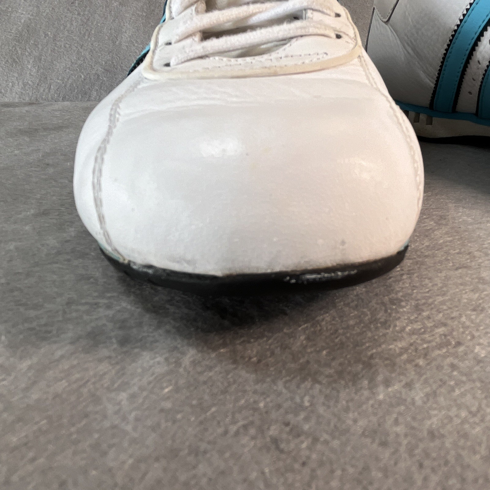2006 adidas Goodyear Adiracer Lo Men’s Athletic Sneakers White Blue Black
