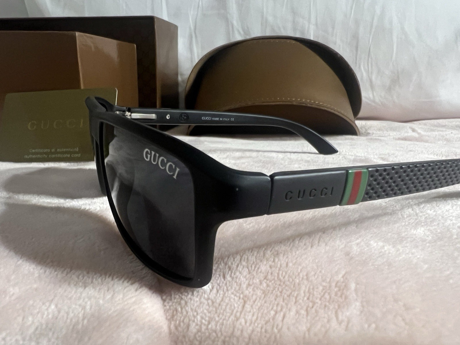 Authentic New Gucci GG7105 57 17-136 MM Black Green Red Stripe Grey Sunglasses