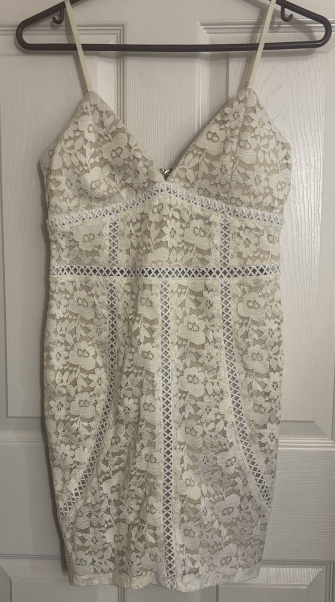 Windsor Ivory/Beige Lace Lined Adjustable Strap Dress Size Small. Back Zipper
