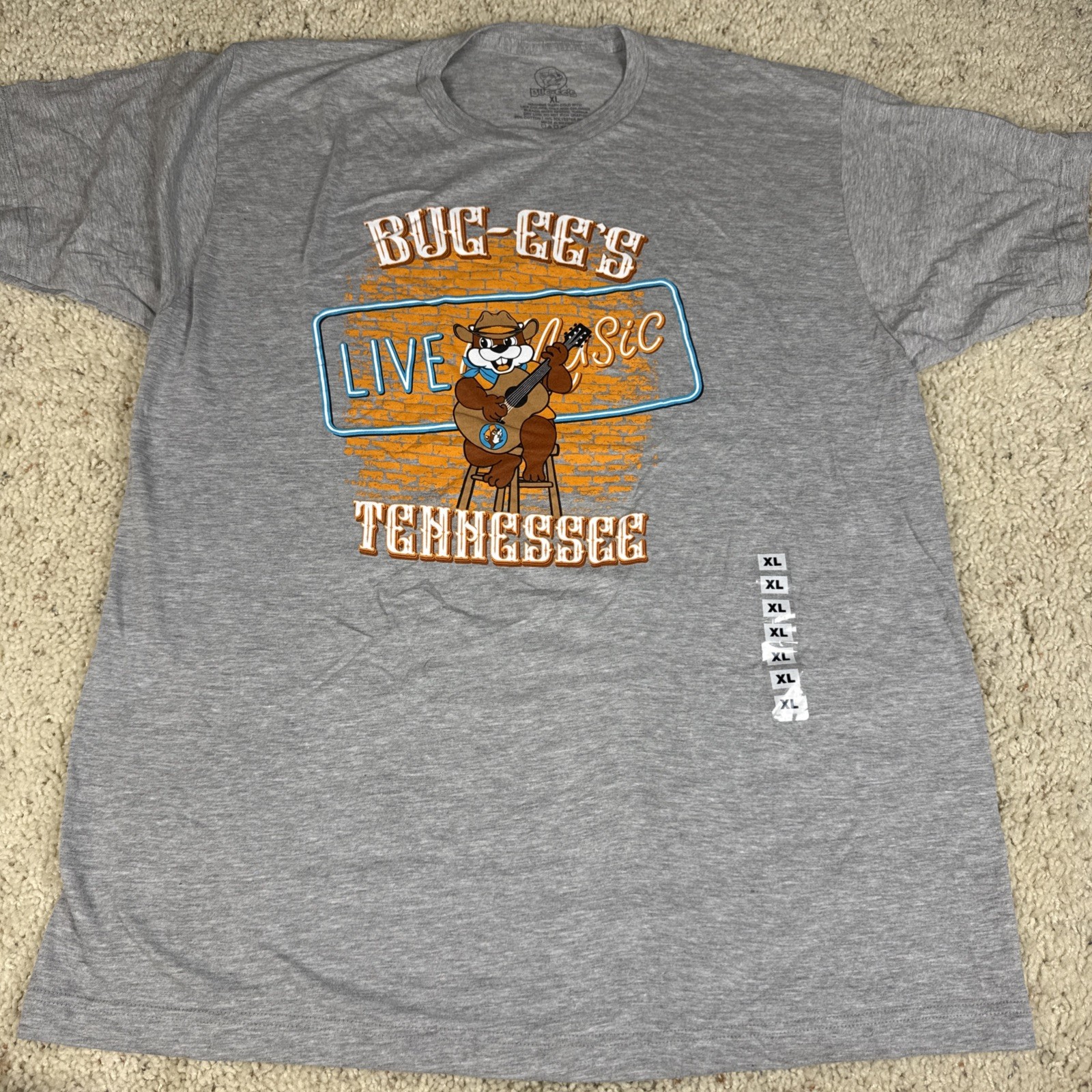 NWOT Buc-ee’s Tennessee Live Music Beaver Guitar Graphic TShirt Mens XL Gray