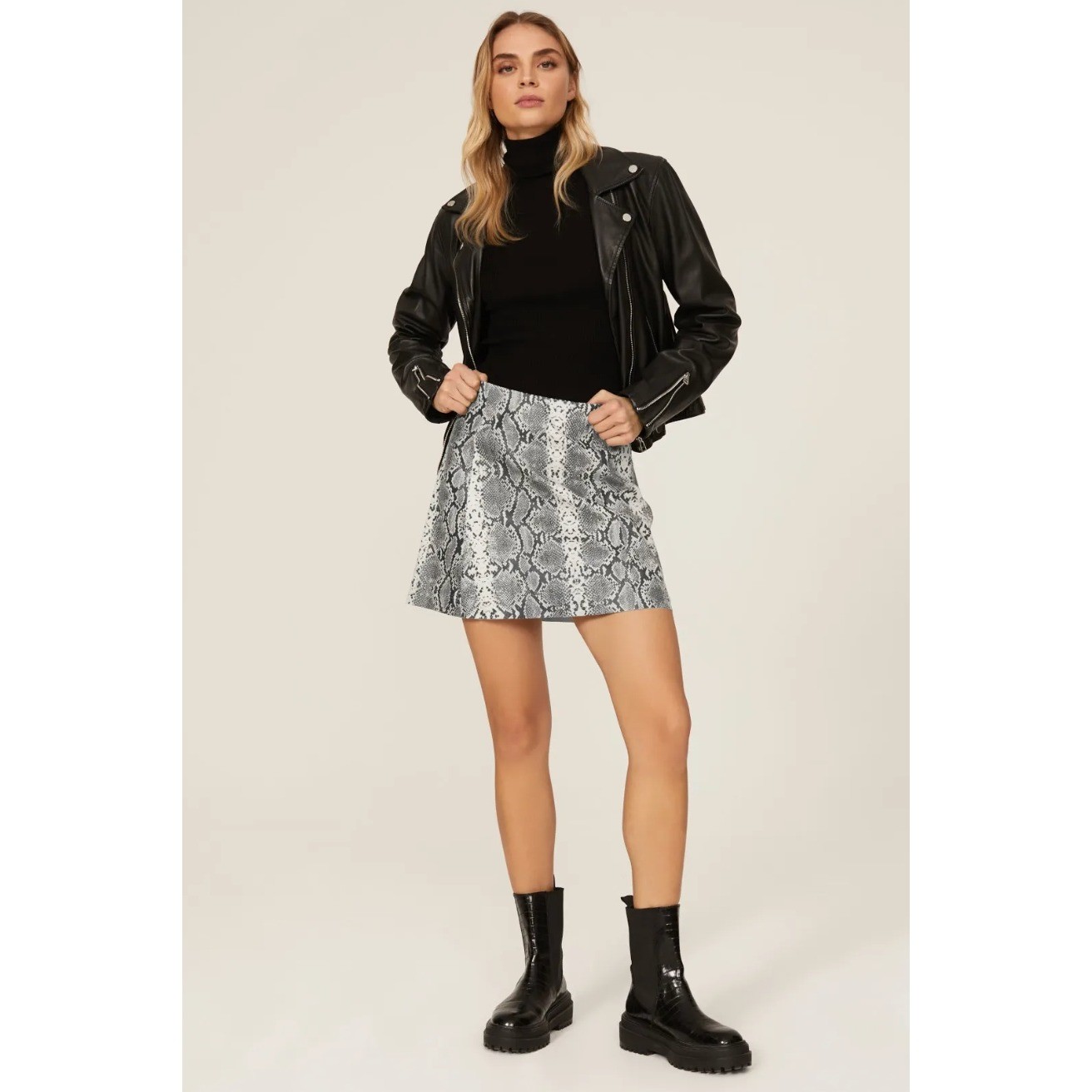 VEDA Snakeskin Leather Skirt A Line Mini Grey Cream Sz 2