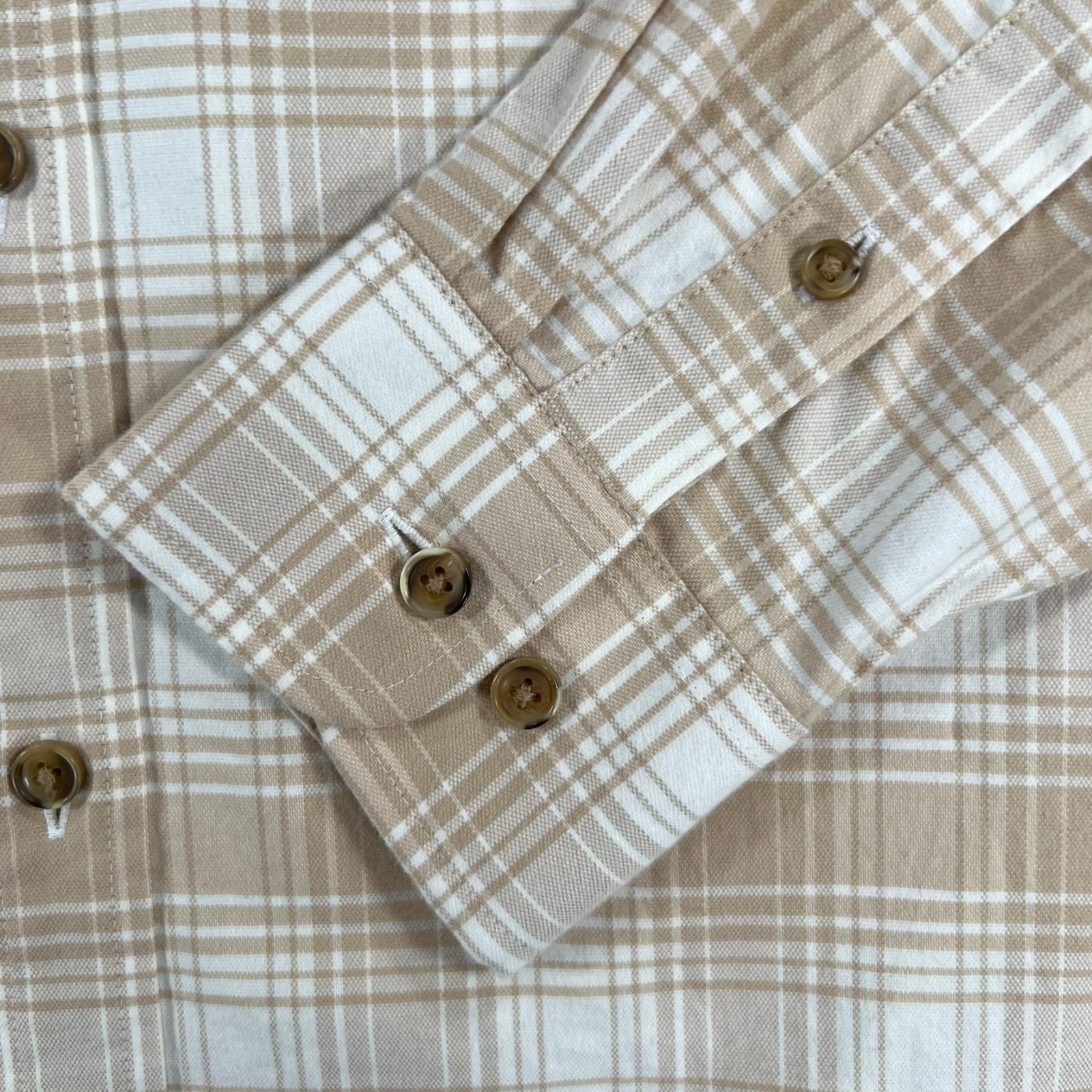 Rowm Shirt Mens Medium Beige Plaid Long Sleeve Button Down Casual Comfort New