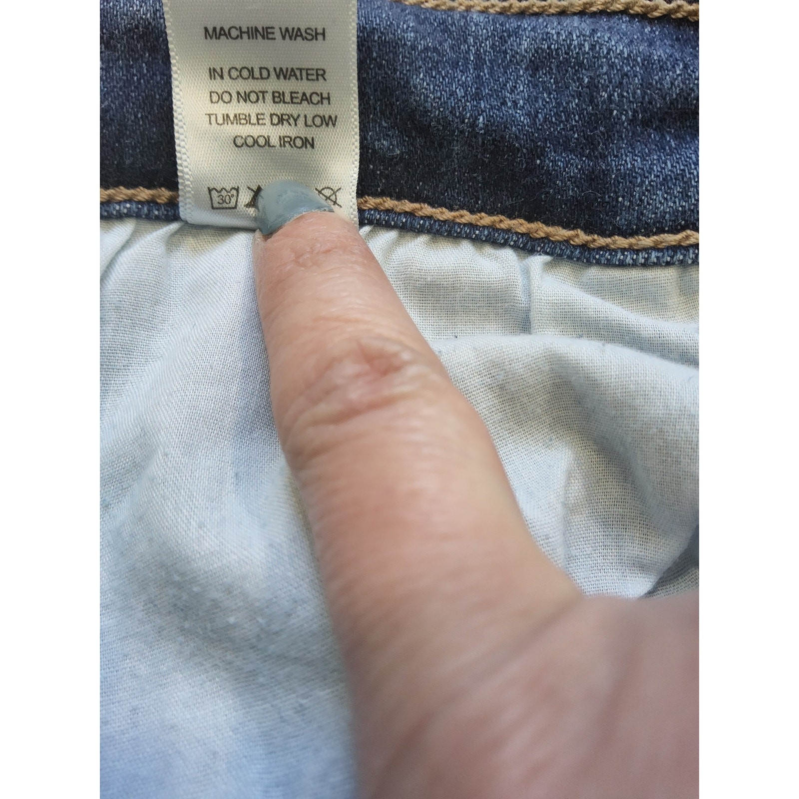 Judy Blue Boyfriend Fit Distressed Jean Size 15/32 High Rise