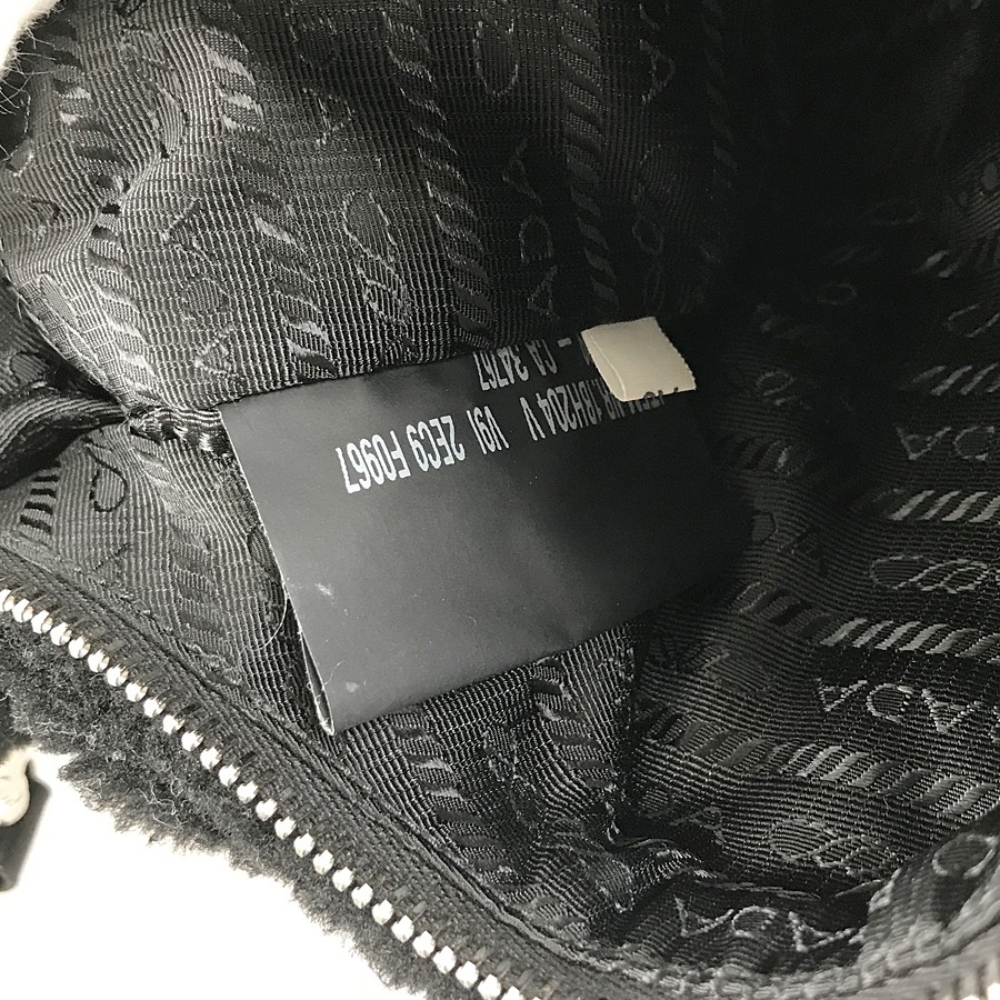 PRADA Re-Edition 2005 1BH204 Wool Shoulder bag