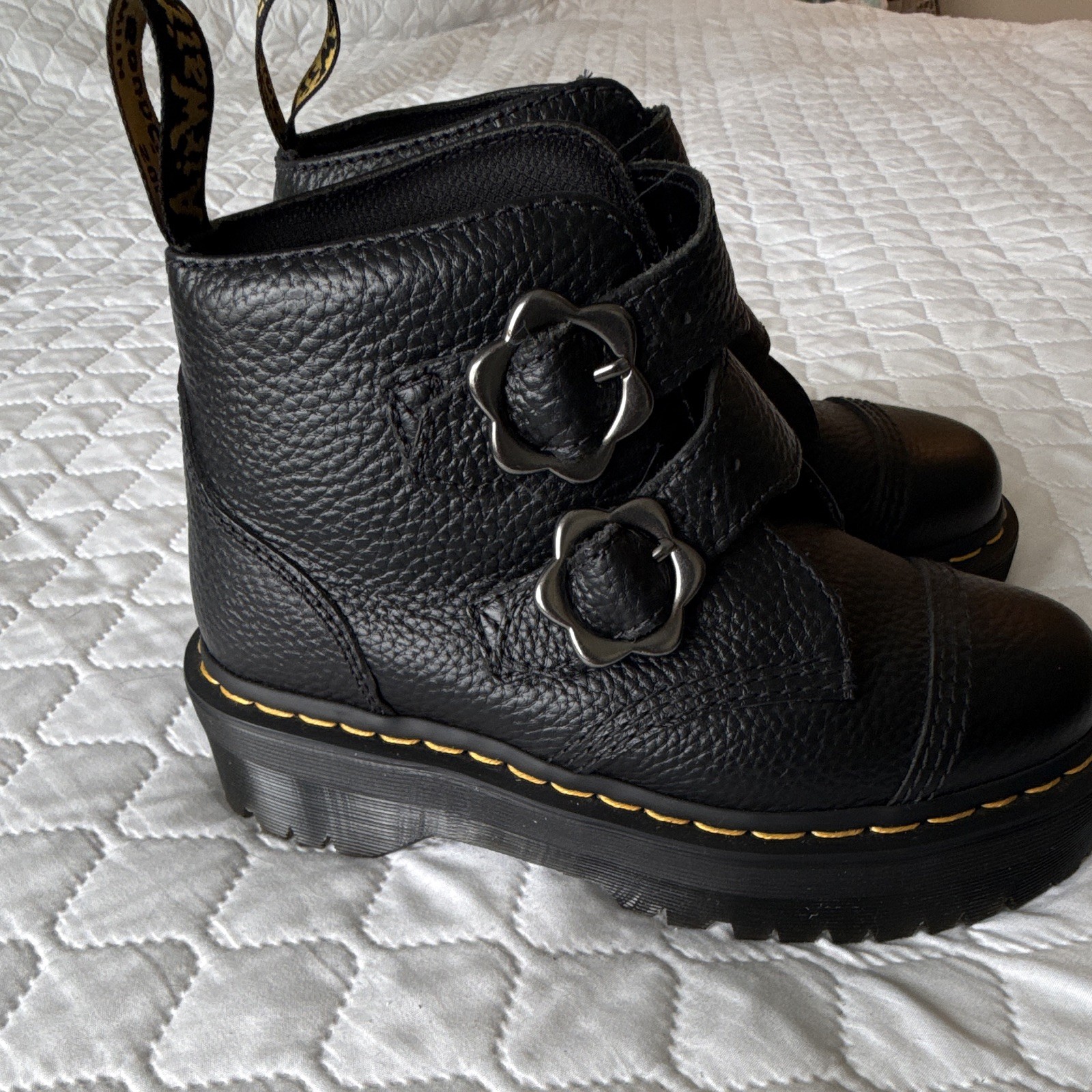 Dr. Martens Devon FLWR Women’s Black Leather Buckle Ankle Boots US 6