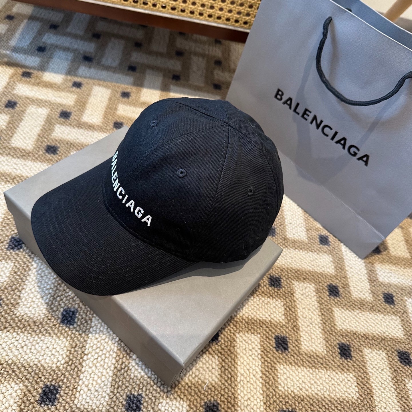 Balenciaga letter-style new baseball cap