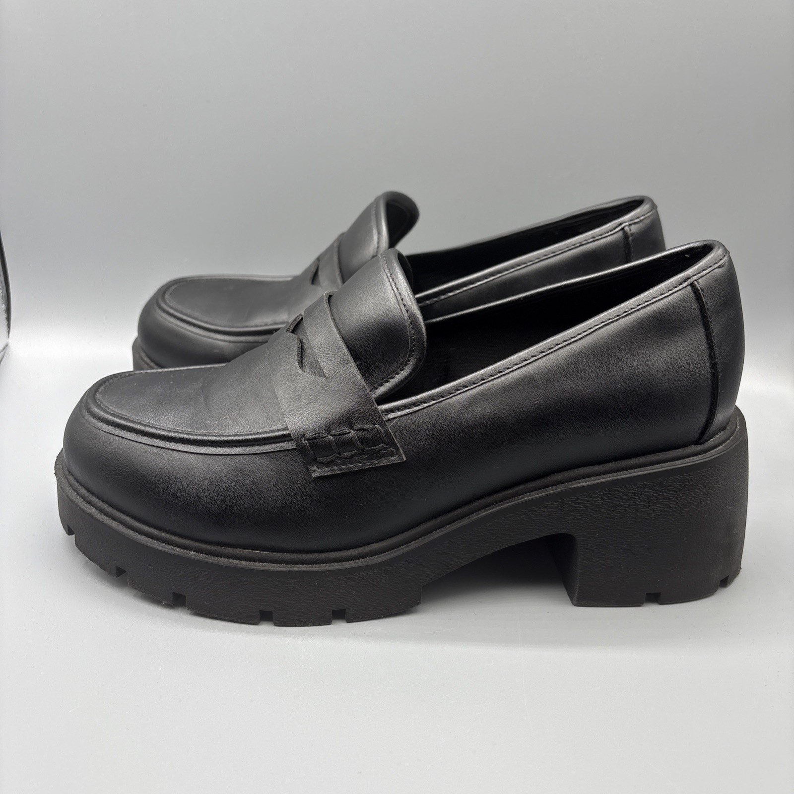 Torrid Chunky Lug Sole Penny Loafers Size 10 WW Wide Black Faux Leather Academia