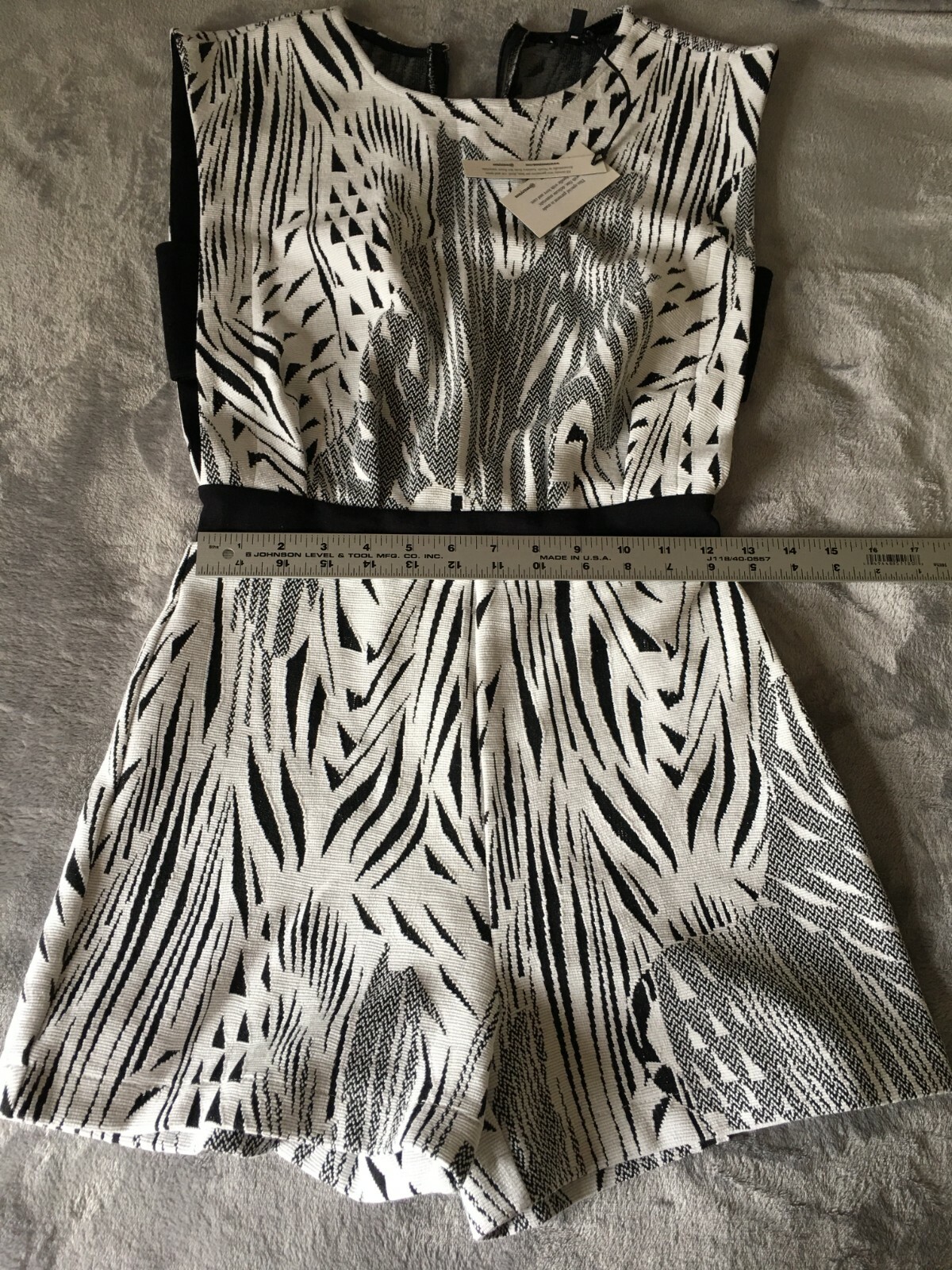 twenty Women Black & White Sleeveless Romper Size XS NWT