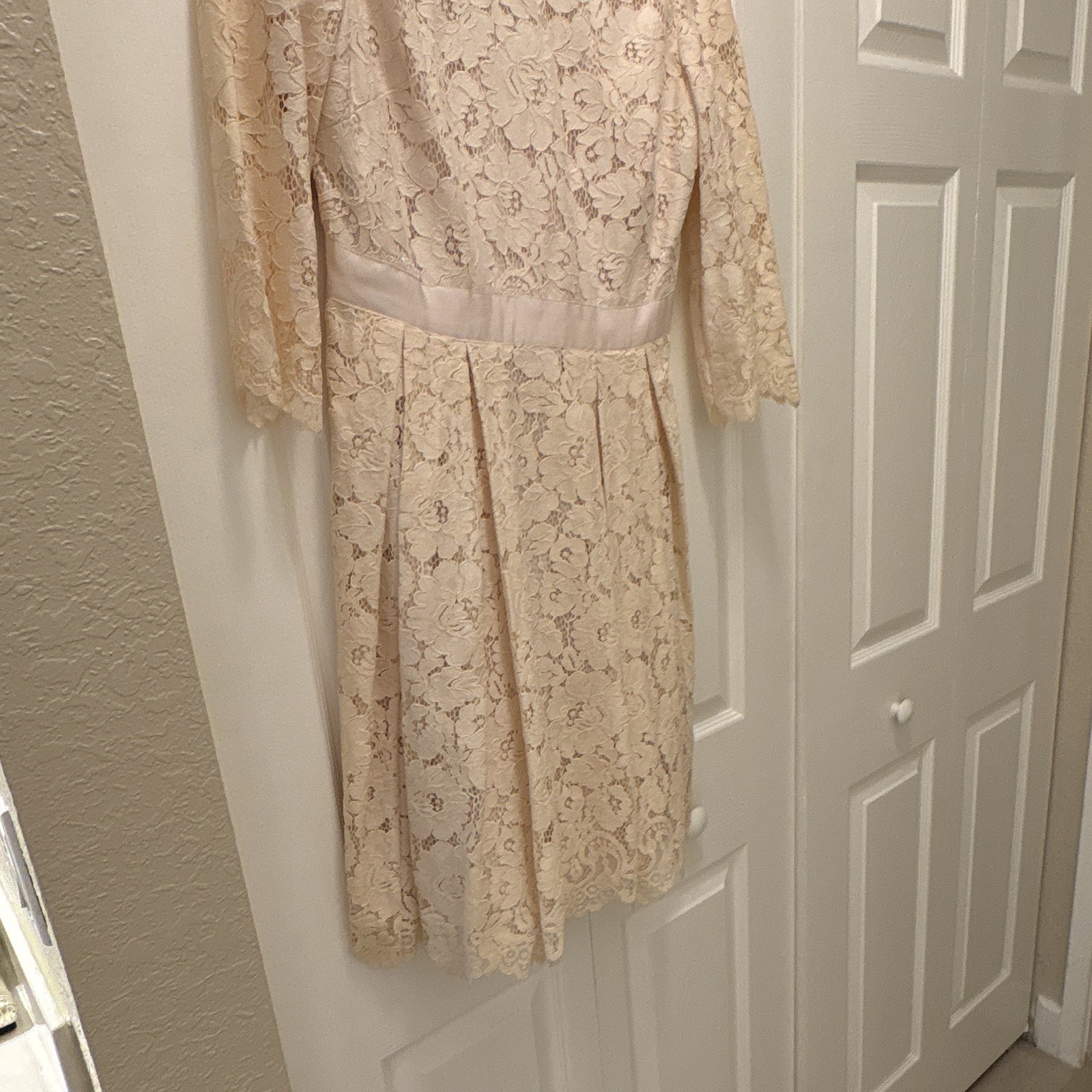 Ted Baker Ivory Floral Lace Fit & Flare Knee Dress 3 3/4 Sleeve Lined